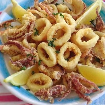 Gebratene Garnelen und Calamari